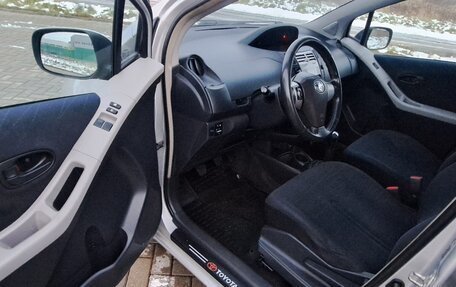 Toyota Yaris III рестайлинг, 2006 год, 669 000 рублей, 9 фотография