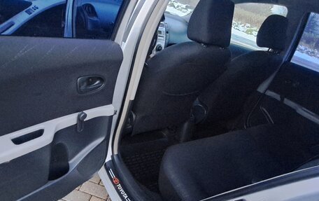 Toyota Yaris III рестайлинг, 2006 год, 669 000 рублей, 12 фотография