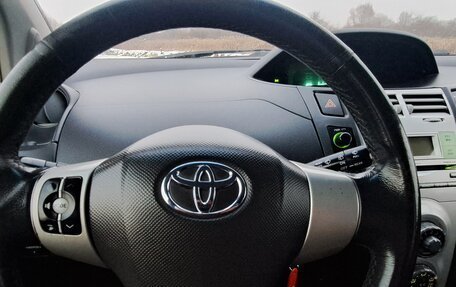 Toyota Yaris III рестайлинг, 2006 год, 669 000 рублей, 15 фотография