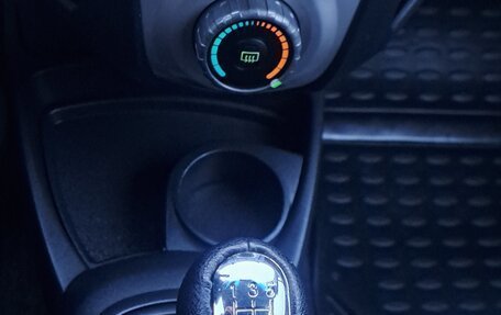 Toyota Yaris III рестайлинг, 2006 год, 669 000 рублей, 16 фотография