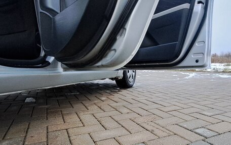 Toyota Yaris III рестайлинг, 2006 год, 669 000 рублей, 14 фотография