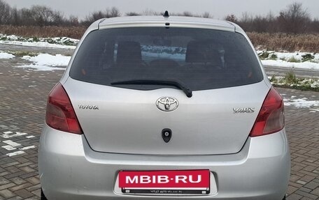 Toyota Yaris III рестайлинг, 2006 год, 669 000 рублей, 7 фотография