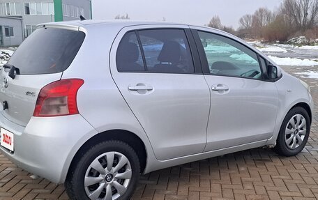Toyota Yaris III рестайлинг, 2006 год, 669 000 рублей, 26 фотография