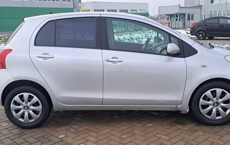 Toyota Yaris III рестайлинг, 2006 год, 669 000 рублей, 27 фотография