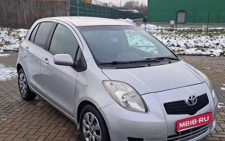 Toyota Yaris III рестайлинг, 2006 год, 669 000 рублей, 25 фотография