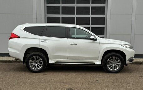 Mitsubishi Pajero Sport III рестайлинг, 2019 год, 3 200 000 рублей, 6 фотография