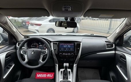 Mitsubishi Pajero Sport III рестайлинг, 2019 год, 3 200 000 рублей, 11 фотография