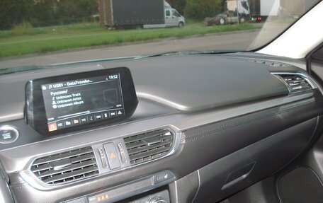 Mazda 6, 2016 год, 1 950 000 рублей, 10 фотография