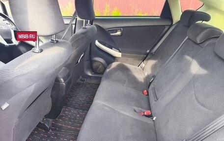 Toyota Prius, 2012 год, 1 200 000 рублей, 8 фотография