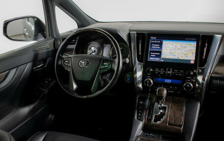 Toyota Alphard III, 2021 год, 7 200 000 рублей, 17 фотография