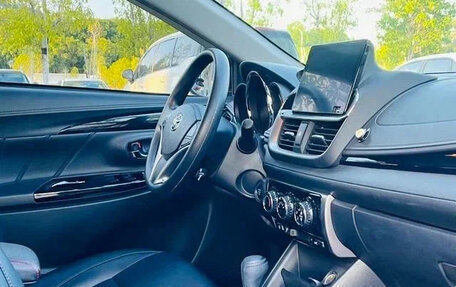 Toyota Yaris XP150 рестайлинг, 2022 год, 1 120 000 рублей, 9 фотография