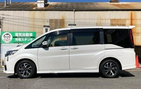 Honda Stepwgn IV, 2022 год, 1 350 000 рублей, 4 фотография