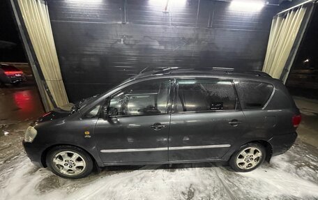 Toyota Avensis Verso I рестайлинг, 2003 год, 650 000 рублей, 10 фотография