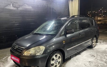 Toyota Avensis Verso I рестайлинг, 2003 год, 650 000 рублей, 11 фотография