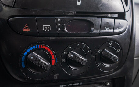 KIA Sportage IV рестайлинг, 2002 год, 599 000 рублей, 19 фотография