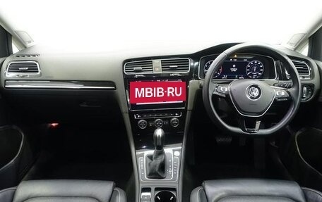 Volkswagen Golf VIII, 2022 год, 1 155 000 рублей, 6 фотография