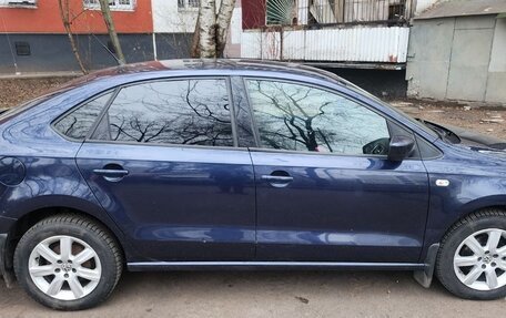 Volkswagen Polo VI (EU Market), 2011 год, 950 000 рублей, 2 фотография