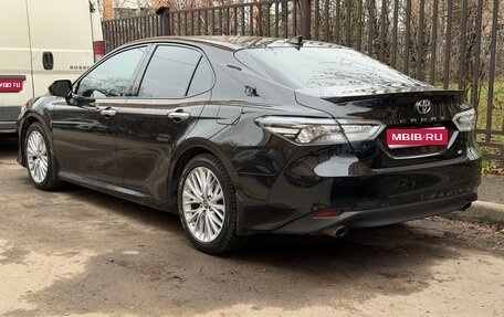 Toyota Camry, 2019 год, 3 900 000 рублей, 1 фотография