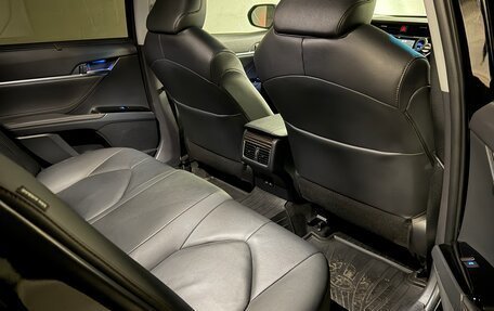 Toyota Camry, 2019 год, 3 900 000 рублей, 14 фотография