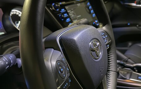 Toyota Camry, 2019 год, 3 900 000 рублей, 20 фотография