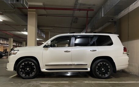 Toyota Land Cruiser 200, 2017 год, 6 640 000 рублей, 4 фотография