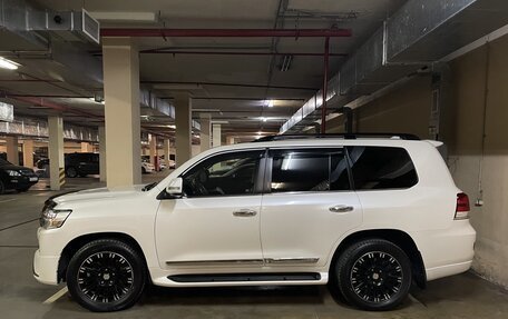Toyota Land Cruiser 200, 2017 год, 6 640 000 рублей, 5 фотография