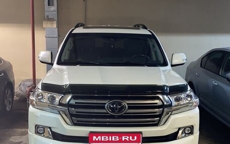 Toyota Land Cruiser 200, 2017 год, 6 640 000 рублей, 7 фотография