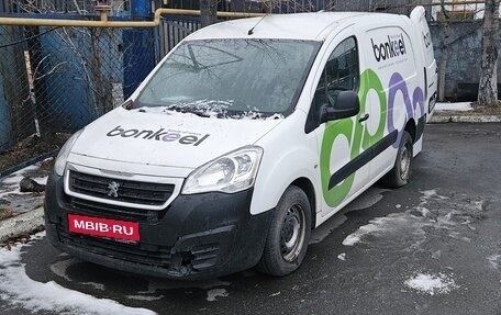Peugeot Partner II рестайлинг 2, 2016 год, 550 000 рублей, 1 фотография