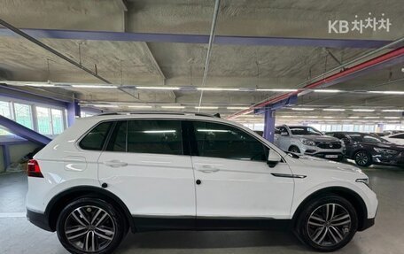 Volkswagen Tiguan II, 2024 год, 3 650 010 рублей, 4 фотография