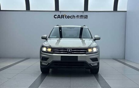 Volkswagen Tiguan II, 2021 год, 2 190 000 рублей, 2 фотография