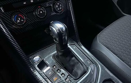 Volkswagen Tiguan II, 2021 год, 2 190 000 рублей, 12 фотография