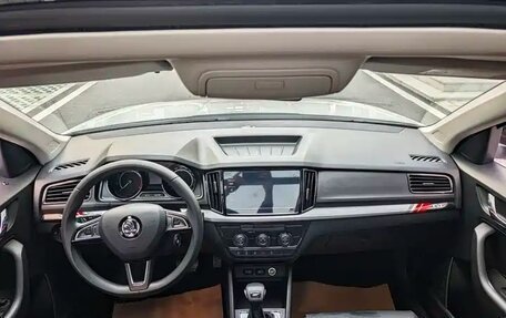 Skoda Kamiq I, 2022 год, 1 820 000 рублей, 7 фотография