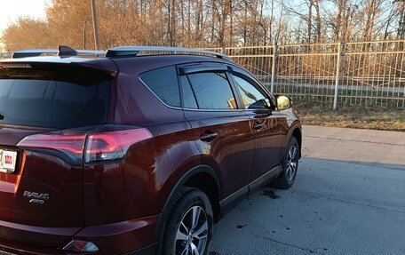 Toyota RAV4, 2017 год, 2 800 000 рублей, 3 фотография