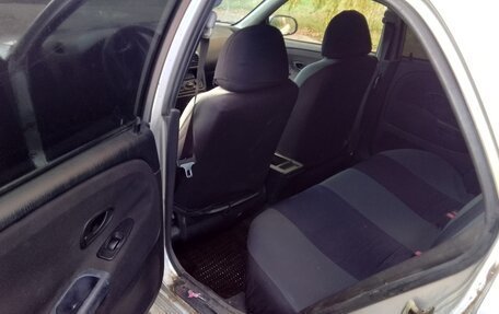 Mitsubishi Carisma I, 2000 год, 140 000 рублей, 10 фотография