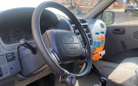 Toyota HiAce H50 H60 H70, 1983 год, 249 000 рублей, 5 фотография