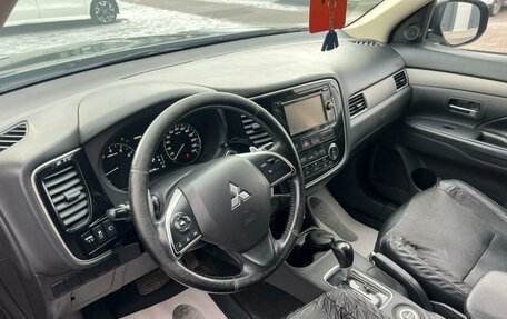 Mitsubishi Outlander III рестайлинг 3, 2014 год, 1 949 000 рублей, 11 фотография