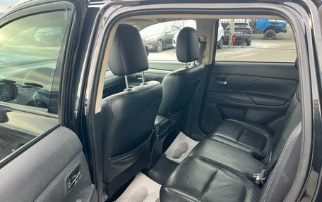 Mitsubishi Outlander III рестайлинг 3, 2014 год, 1 949 000 рублей, 18 фотография