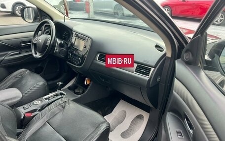 Mitsubishi Outlander III рестайлинг 3, 2014 год, 1 949 000 рублей, 12 фотография