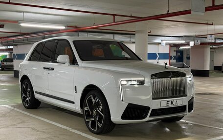 Rolls-Royce Cullinan, 2025 год, 72 000 000 рублей, 6 фотография
