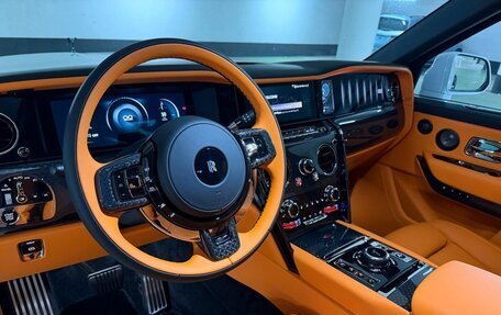 Rolls-Royce Cullinan, 2025 год, 72 000 000 рублей, 11 фотография