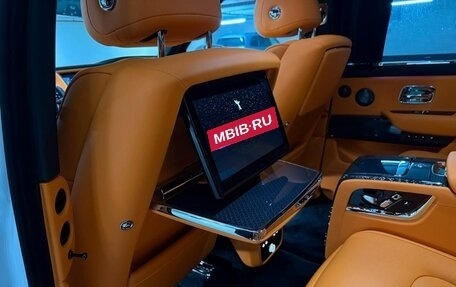 Rolls-Royce Cullinan, 2025 год, 72 000 000 рублей, 20 фотография