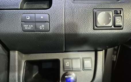 Nissan Serena IV, 2011 год, 1 299 000 рублей, 19 фотография