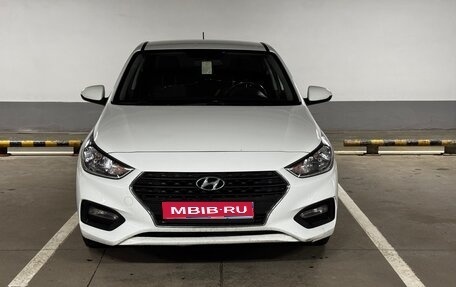 Hyundai Solaris II рестайлинг, 2017 год, 1 350 000 рублей, 1 фотография