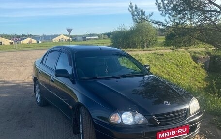 Toyota Avensis III рестайлинг, 1999 год, 250 000 рублей, 1 фотография