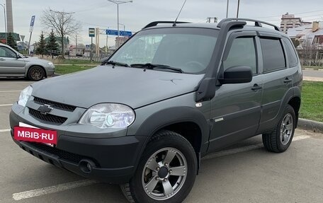 Chevrolet Niva I рестайлинг, 2018 год, 850 000 рублей, 4 фотография