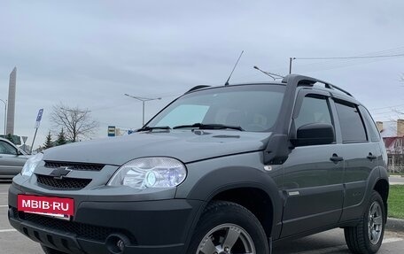 Chevrolet Niva I рестайлинг, 2018 год, 850 000 рублей, 2 фотография