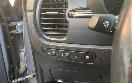 KIA Rio IV, 2018 год, 1 320 000 рублей, 10 фотография