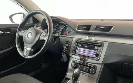 Volkswagen Passat B7, 2011 год, 1 078 000 рублей, 13 фотография