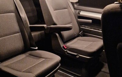 Volkswagen Multivan T6 рестайлинг, 2019 год, 3 800 000 рублей, 1 фотография