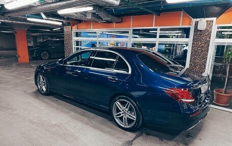 Mercedes-Benz E-Класс, 2020 год, 4 500 000 рублей, 11 фотография